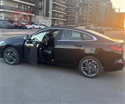 بي ام دبليو الفئة 2